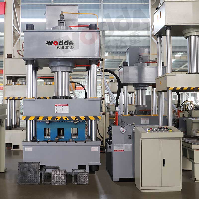 復(fù)合樹脂井蓋生產(chǎn)設(shè)備_400噸樹脂井蓋液壓機