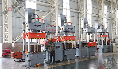 滕州三梁四柱液壓機(jī)廠家 滕州三梁四柱液壓機(jī)廠家