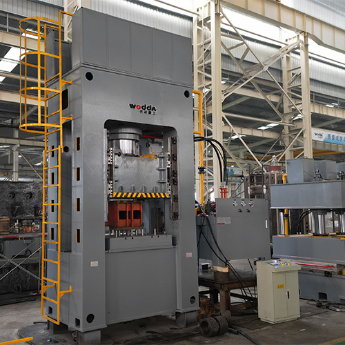 630噸不銹鋼灶臺廚具拉伸液壓機(jī)