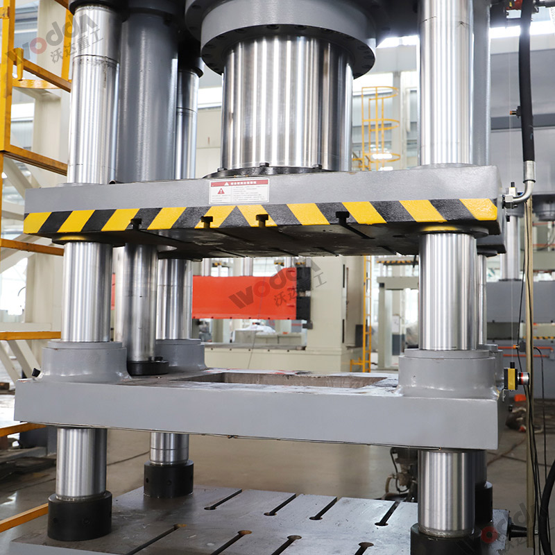 牛羊舔磚液壓機(jī)廠家-500噸四柱液壓機(jī)價(jià)格 牛羊舔磚液壓機(jī)廠家-500噸四柱液壓機(jī)價(jià)格