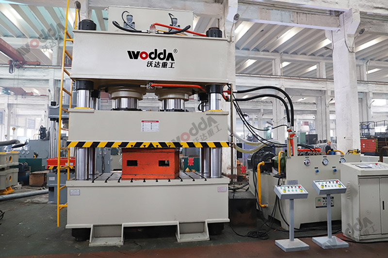 800噸復合材料汽車配件液壓機 800噸復合材料汽車配件液壓機