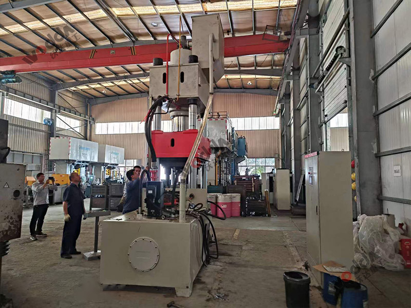 汽車軸承鍛造液壓機(jī)500噸四柱液壓機(jī) 汽車軸承鍛造液壓機(jī)500噸四柱液壓機(jī)