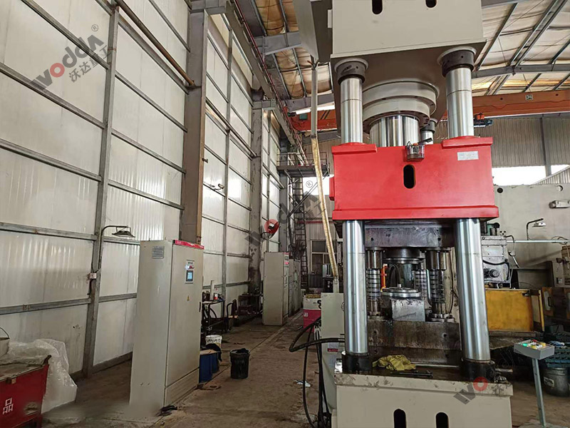 汽車軸承鍛造液壓機(jī)500噸四柱液壓機(jī) 汽車軸承鍛造液壓機(jī)500噸四柱液壓機(jī)