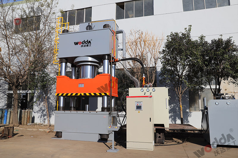 2000噸液壓機(jī)廠家怎么選擇? 2000噸液壓機(jī)廠家怎么選擇?