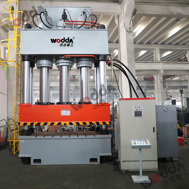 1000噸四柱液壓機(jī) 1000噸四柱液壓機(jī)