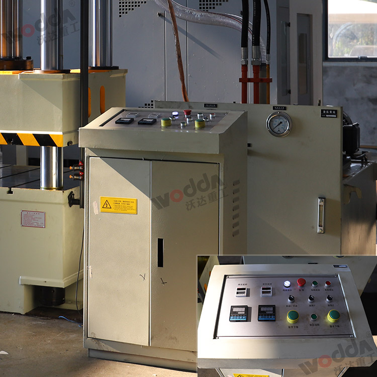 315噸四柱液壓機(jī)(電器柜) 315噸四柱液壓機(jī)(電器柜)