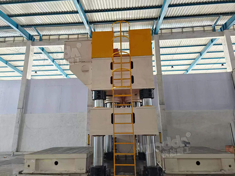 3000噸四柱液壓機客戶車間現場 3000噸四柱液壓機客戶車間現場