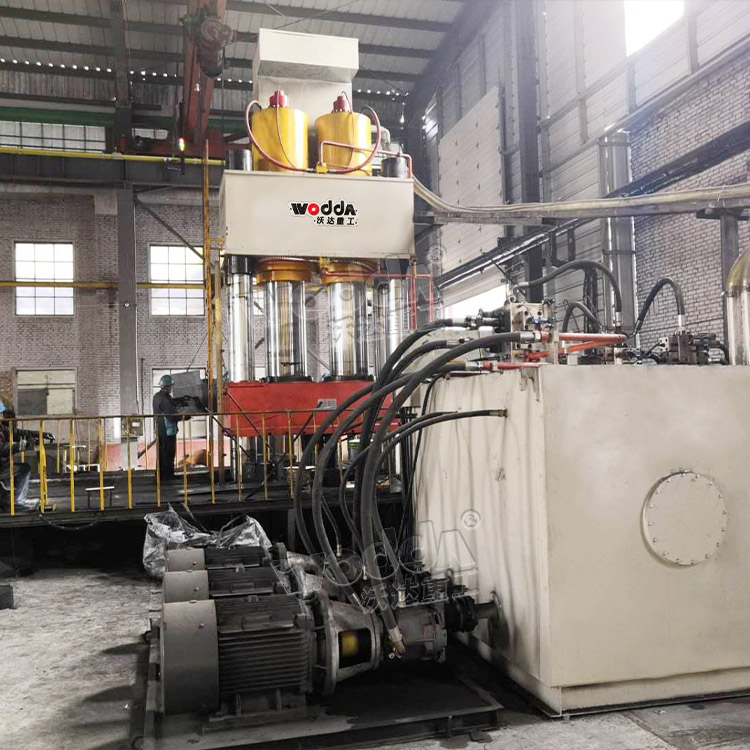 1250噸石墨坩堝液壓機(jī) 1250噸石墨坩堝液壓機(jī)