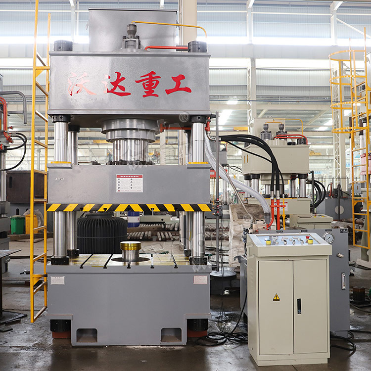 水箱板成型液壓機(jī)車間實拍