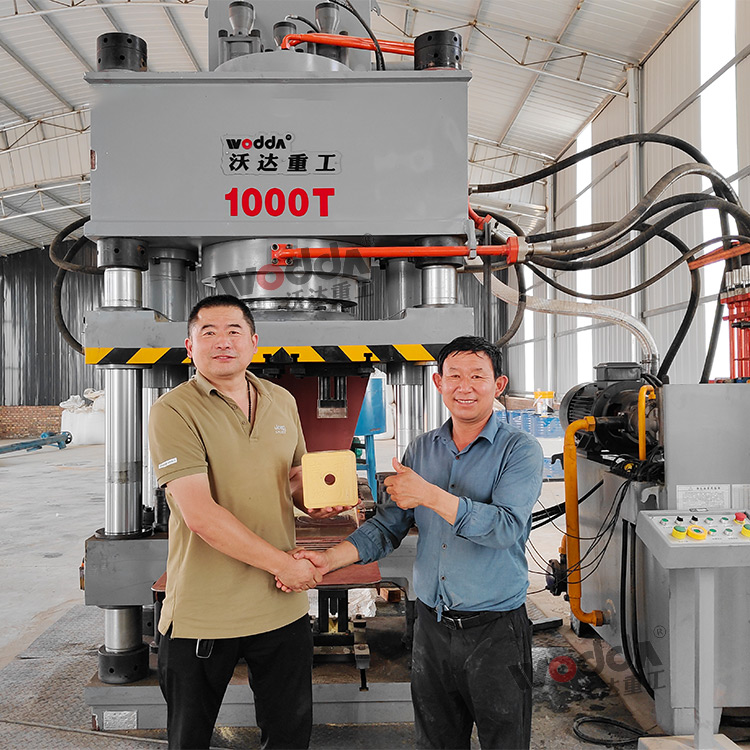 四柱液壓機(jī)廠家哪家好 四柱液壓機(jī)廠家哪家好