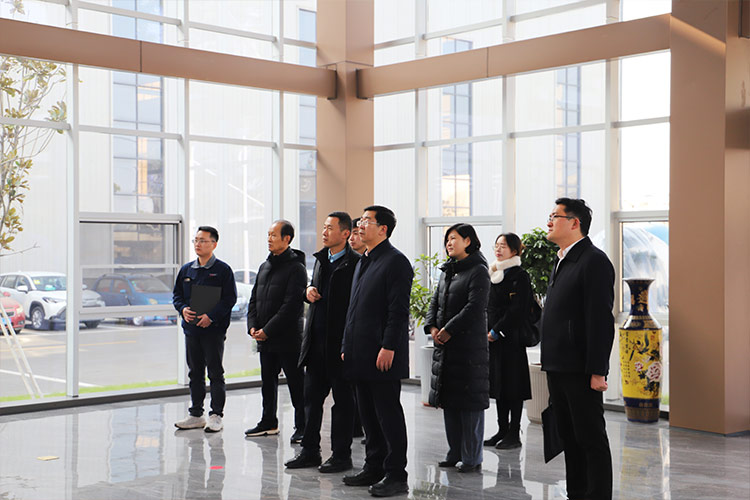 徐州市委常委、經(jīng)開區(qū)黨工委書記張克一行蒞臨山東沃達(dá)重工調(diào)研考察