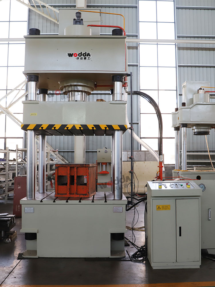 315噸國(guó)標(biāo)液壓機(jī) 315噸國(guó)標(biāo)液壓機(jī)