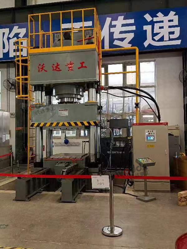 1000噸復(fù)合材料成型液壓機現(xiàn)場試機 1000噸復(fù)合材料成型液壓機現(xiàn)場試機