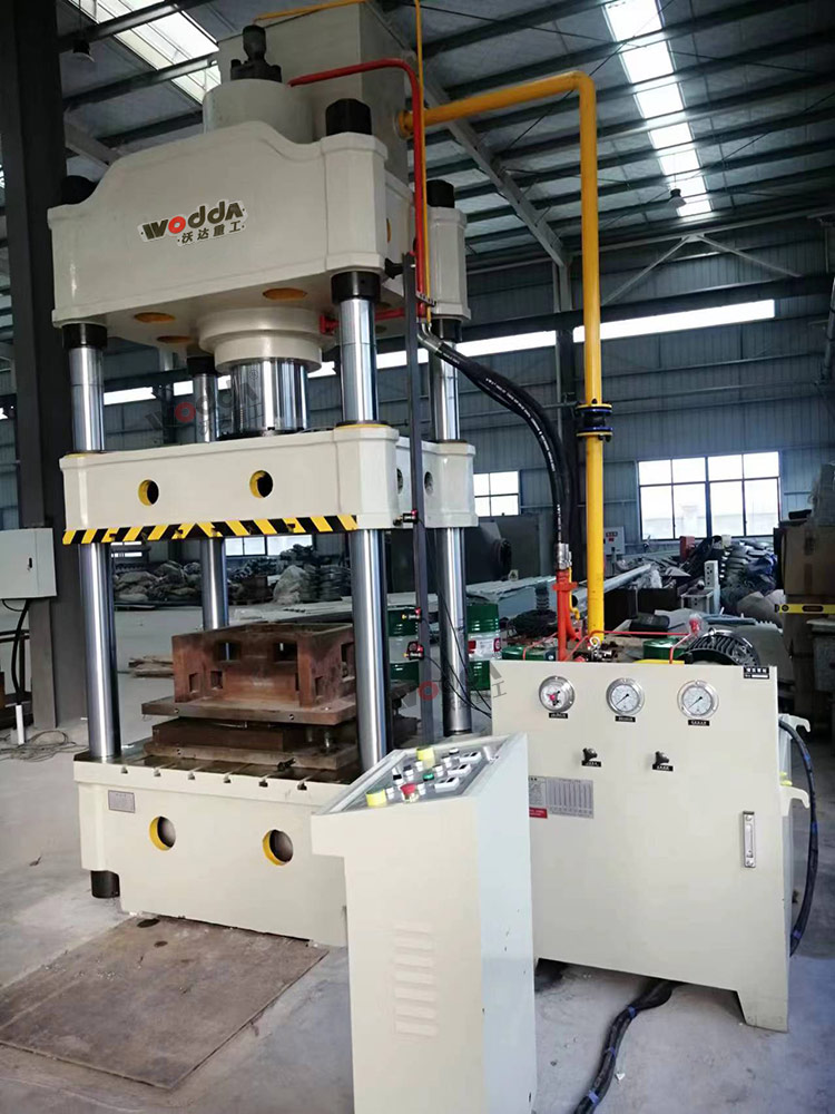 315噸三梁四柱液壓機安裝調試 315噸三梁四柱液壓機安裝調試