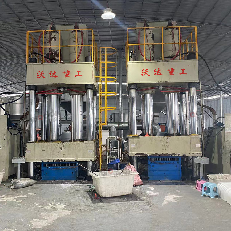 1000噸塑料建筑模殼成型液壓機(jī) 1000噸塑料建筑模殼成型液壓機(jī)