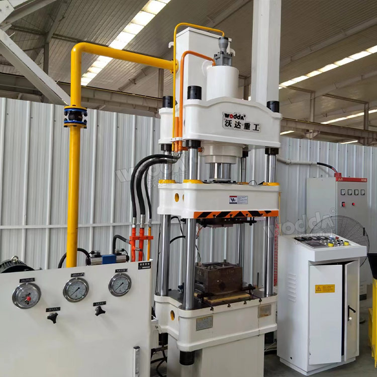 100噸三梁四柱液壓機 100噸三梁四柱液壓機