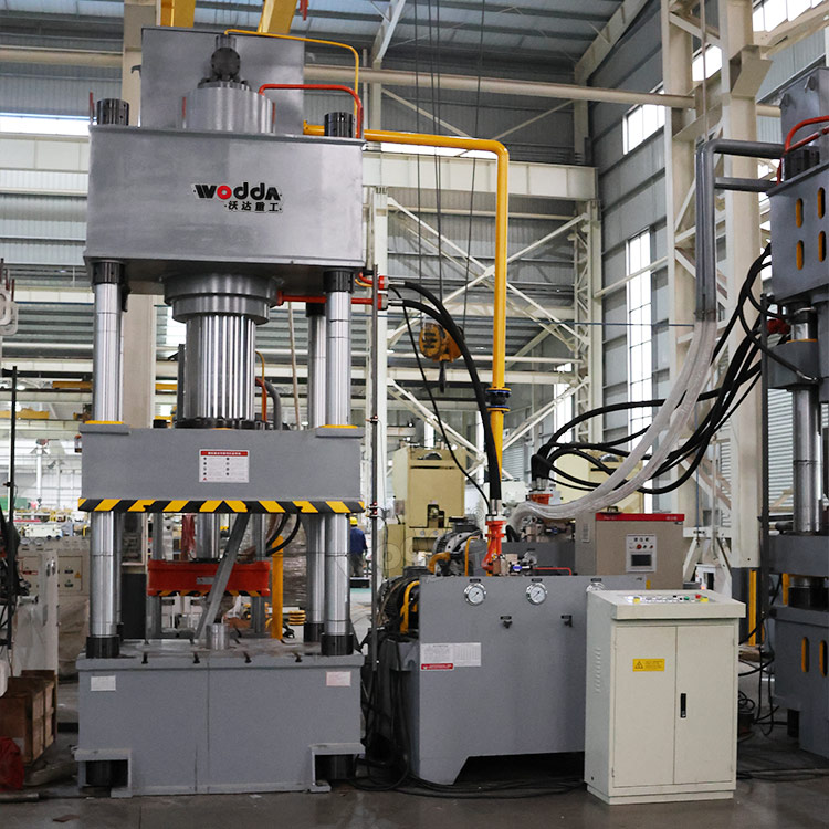 500噸三梁四柱液壓機(jī) 500噸三梁四柱液壓機(jī)