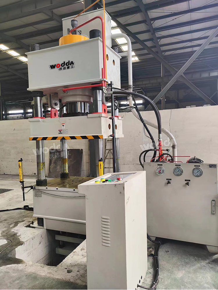 400噸四柱拉伸液壓機(jī) 400噸四柱拉伸液壓機(jī)