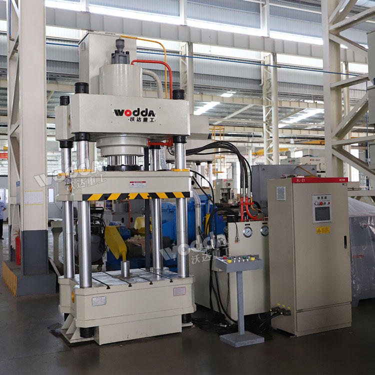 315噸伺服四柱液壓機(jī) 315噸伺服四柱液壓機(jī)