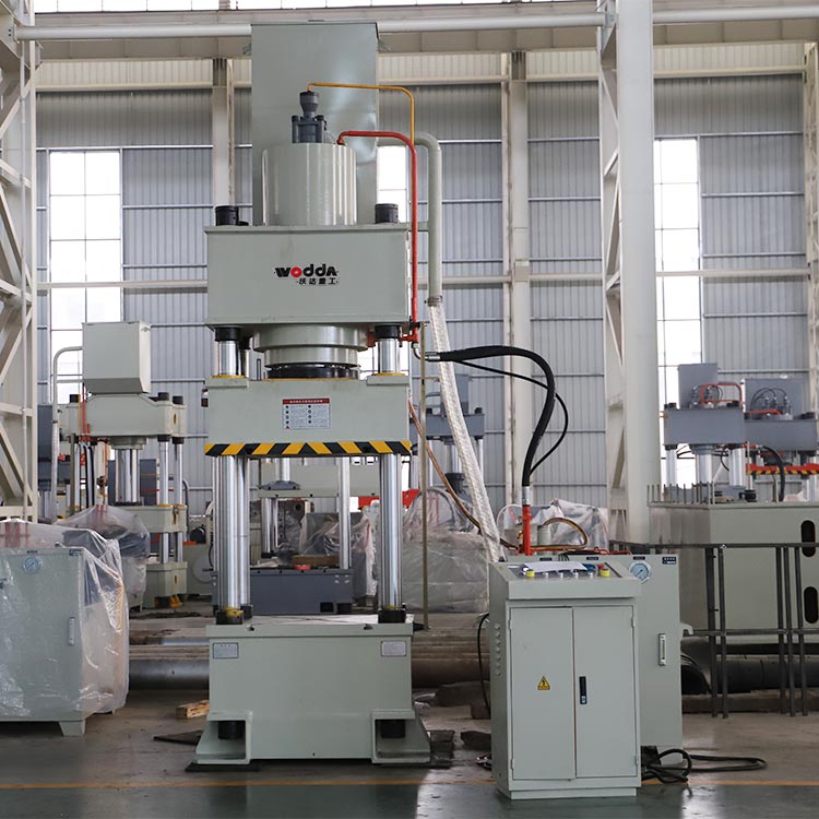 400噸三梁四柱液壓機(jī) 400噸三梁四柱液壓機(jī)