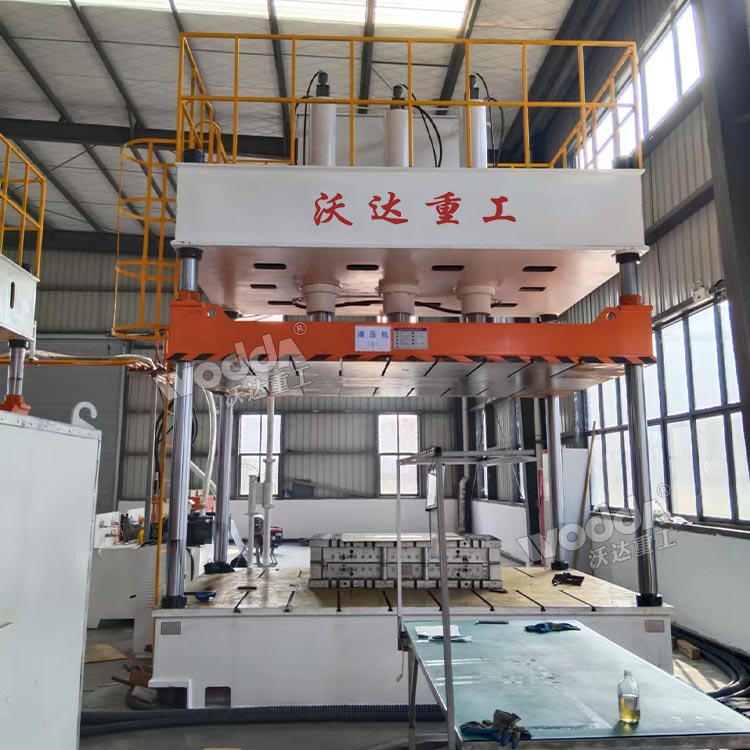 315噸汽車(chē)內(nèi)飾件成型液壓機(jī) 315噸汽車(chē)內(nèi)飾件成型液壓機(jī)