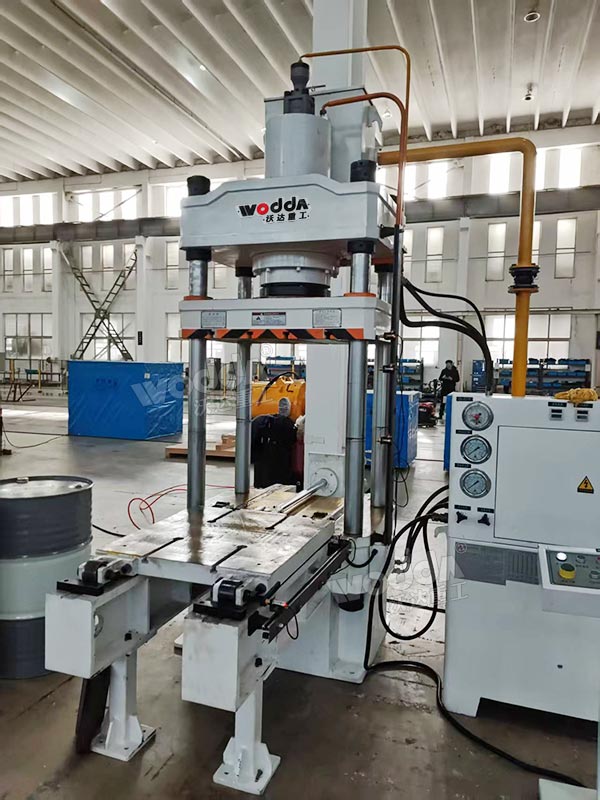 200噸四柱液壓機(jī)帶移動工作臺