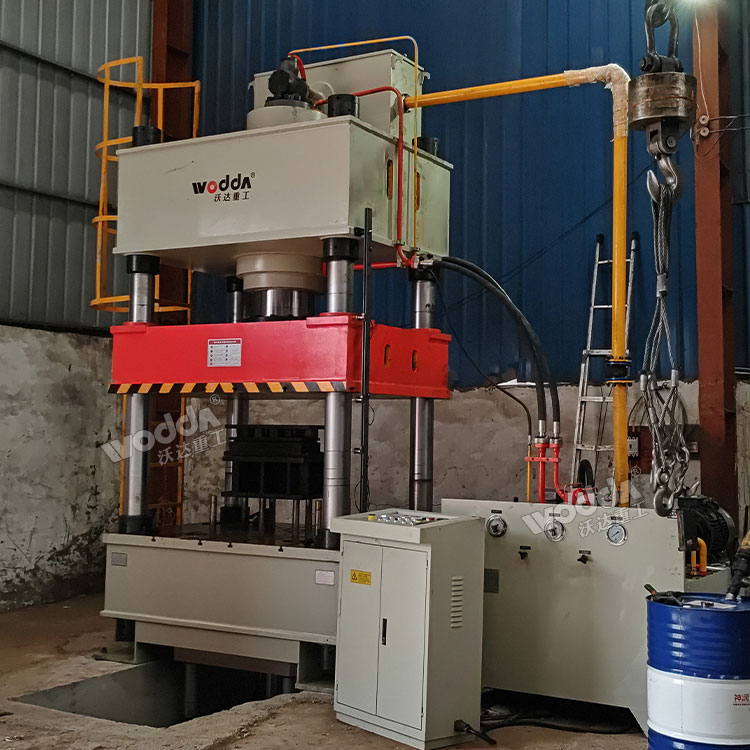 500噸四柱液壓機(jī) 500噸四柱液壓機(jī)