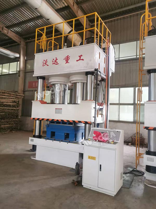 1800噸液壓機 1800噸液壓機