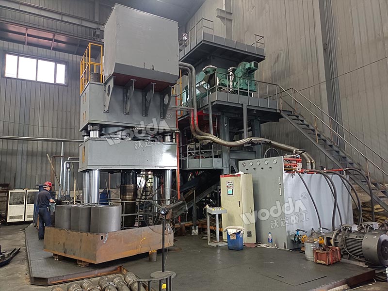 2000噸液壓機(jī)