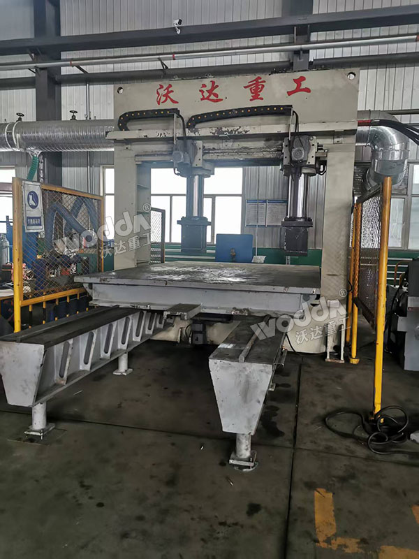 500噸龍門液壓機(jī)