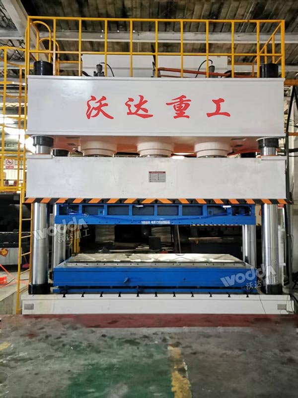 1250噸不銹鋼水箱板液壓機(jī)