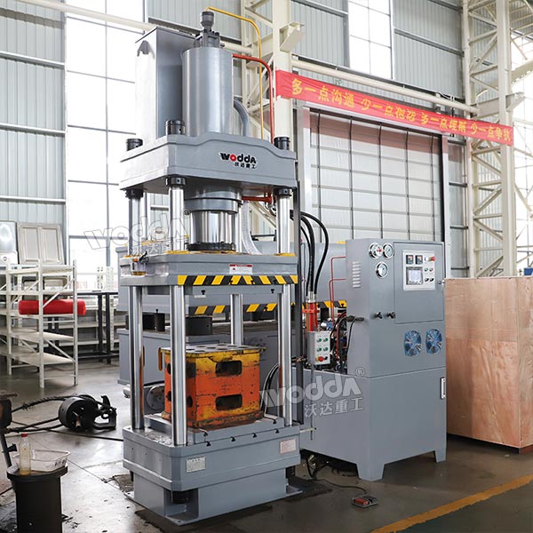 200噸四柱液壓機（加熱板）