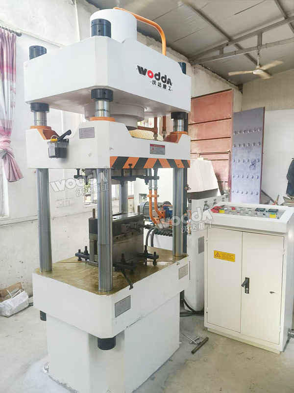 160噸四柱液壓機(jī)