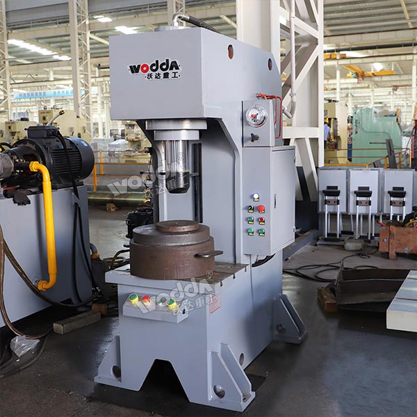 100噸單臂液壓機(jī)（壓頭式）