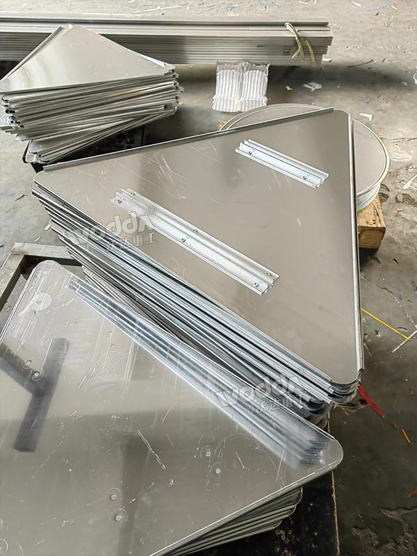 三角形鋁制交通標(biāo)志牌