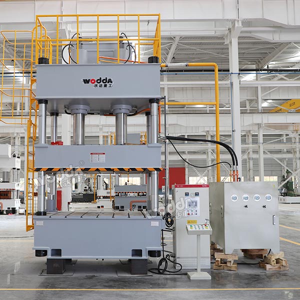 315噸四柱液壓機(jī).jpg 315噸四柱液壓機(jī).jpg