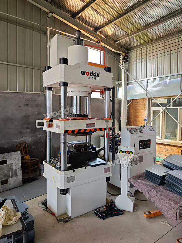 200噸四柱液壓機