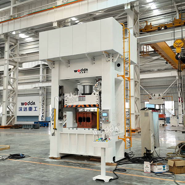 315噸汽車配件成型液壓機