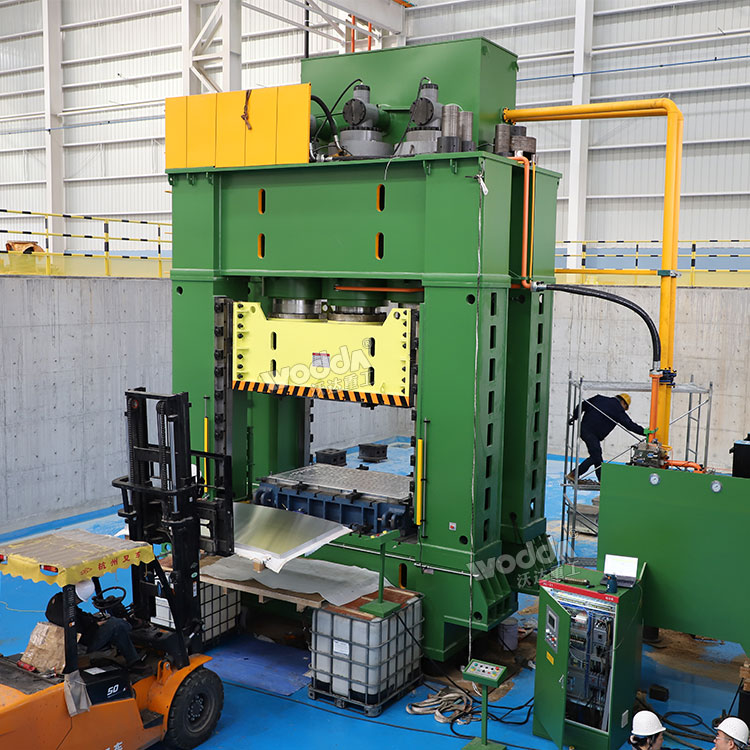 3000噸液壓機(jī)試機(jī) 3000噸液壓機(jī)試機(jī)