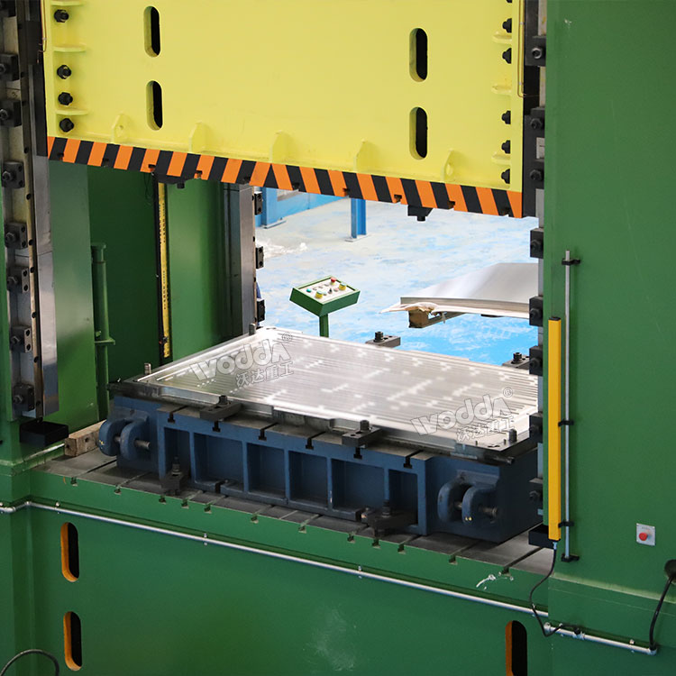 新能源液冷板模具