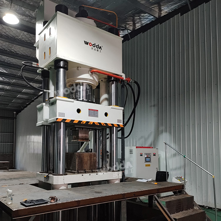 800噸石墨粉末成型液壓機（石墨匣缽）