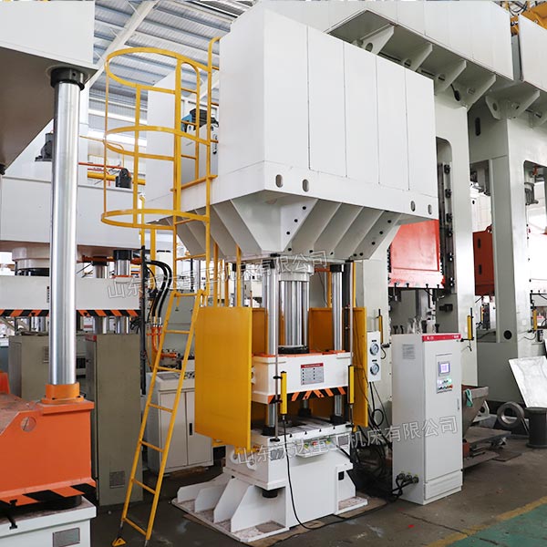 200噸四柱液壓機(jī)車間調(diào)試