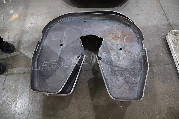 半掛車(chē)鞍座