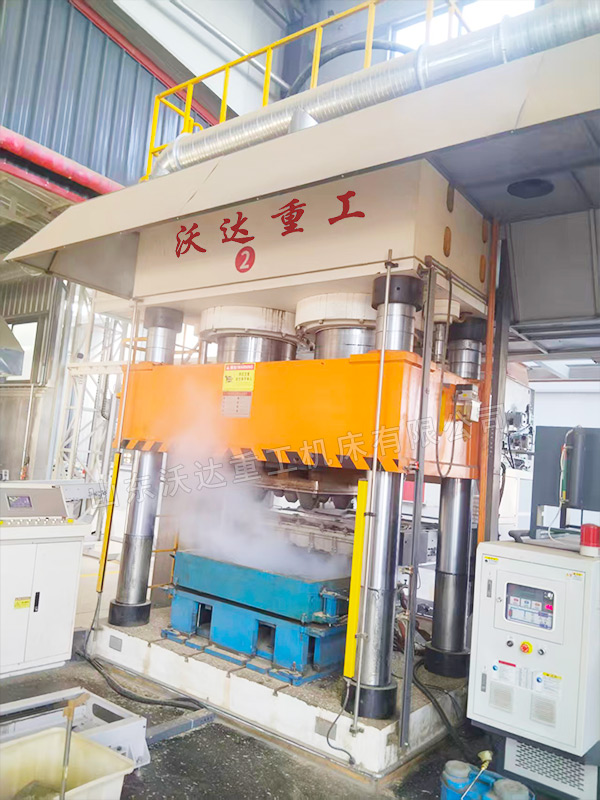 1600噸木屑托盤生產(chǎn)線