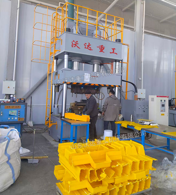 四柱式復(fù)合材料成型液壓機