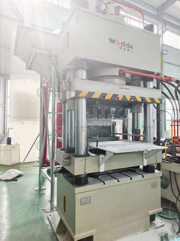 全自動(dòng)粉末成型液壓機(jī) 全自動(dòng)粉末成型液壓機(jī)