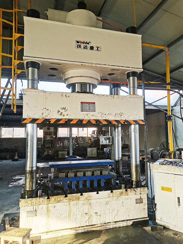 630噸汽車配件成型液壓機