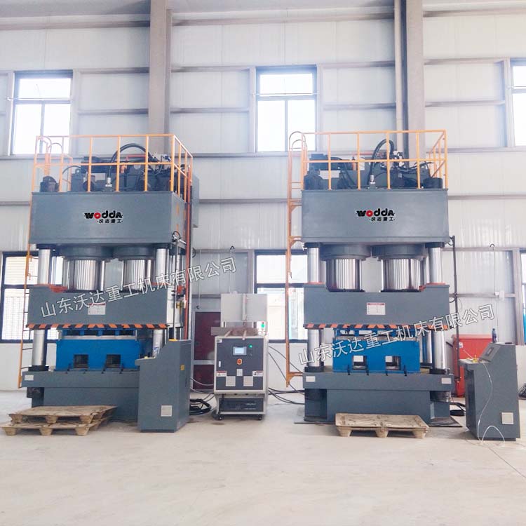 1600噸木屑托盤液壓機(jī)現(xiàn)場(chǎng)